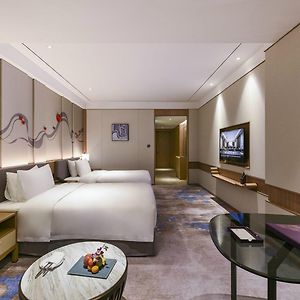 Superior Twin Room Floor Access